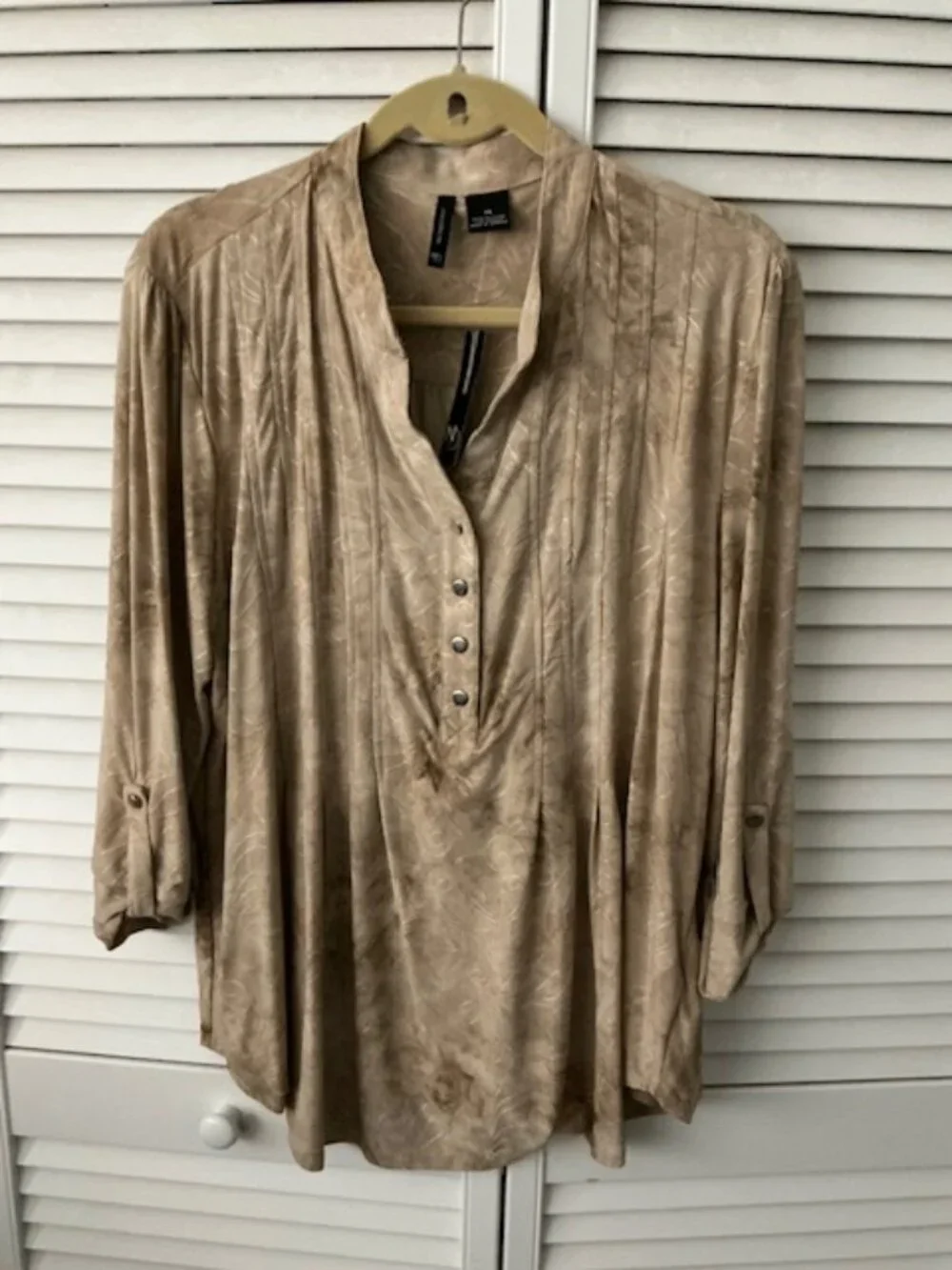 Ladies New Directions Pleated Button-up Tunic